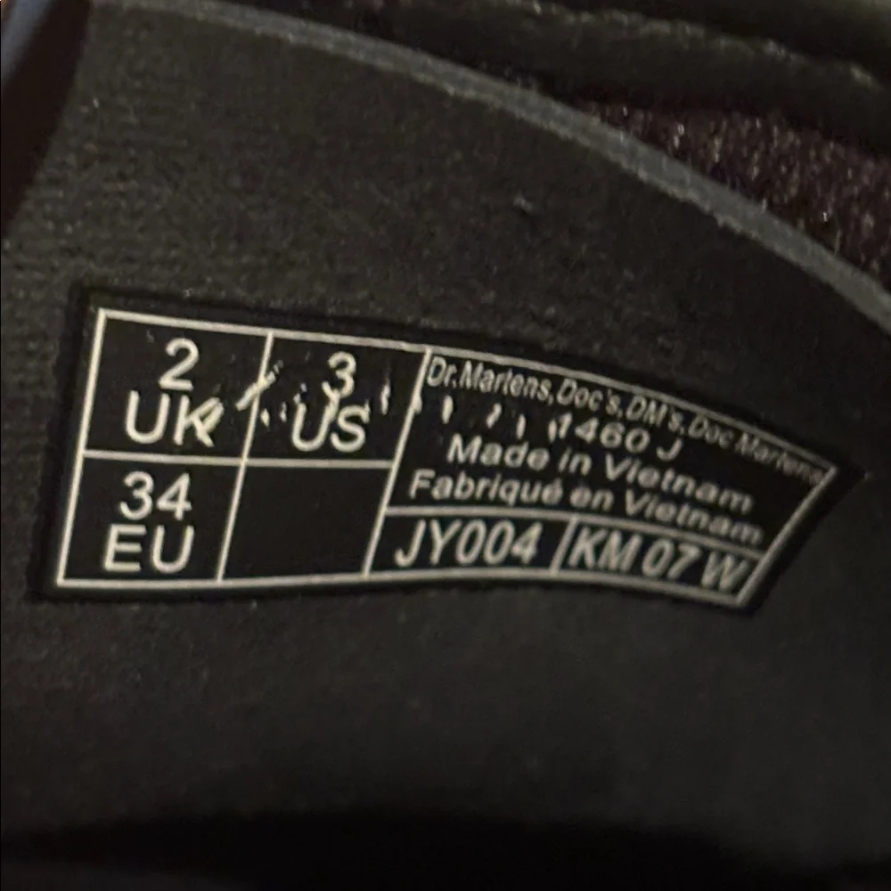 Dr. Martens- Big Kids size 3 - Picture 6 of 7